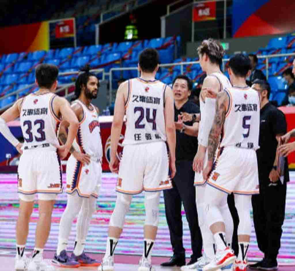 五棵松半场欢呼后,第三节突然鸦雀无声……