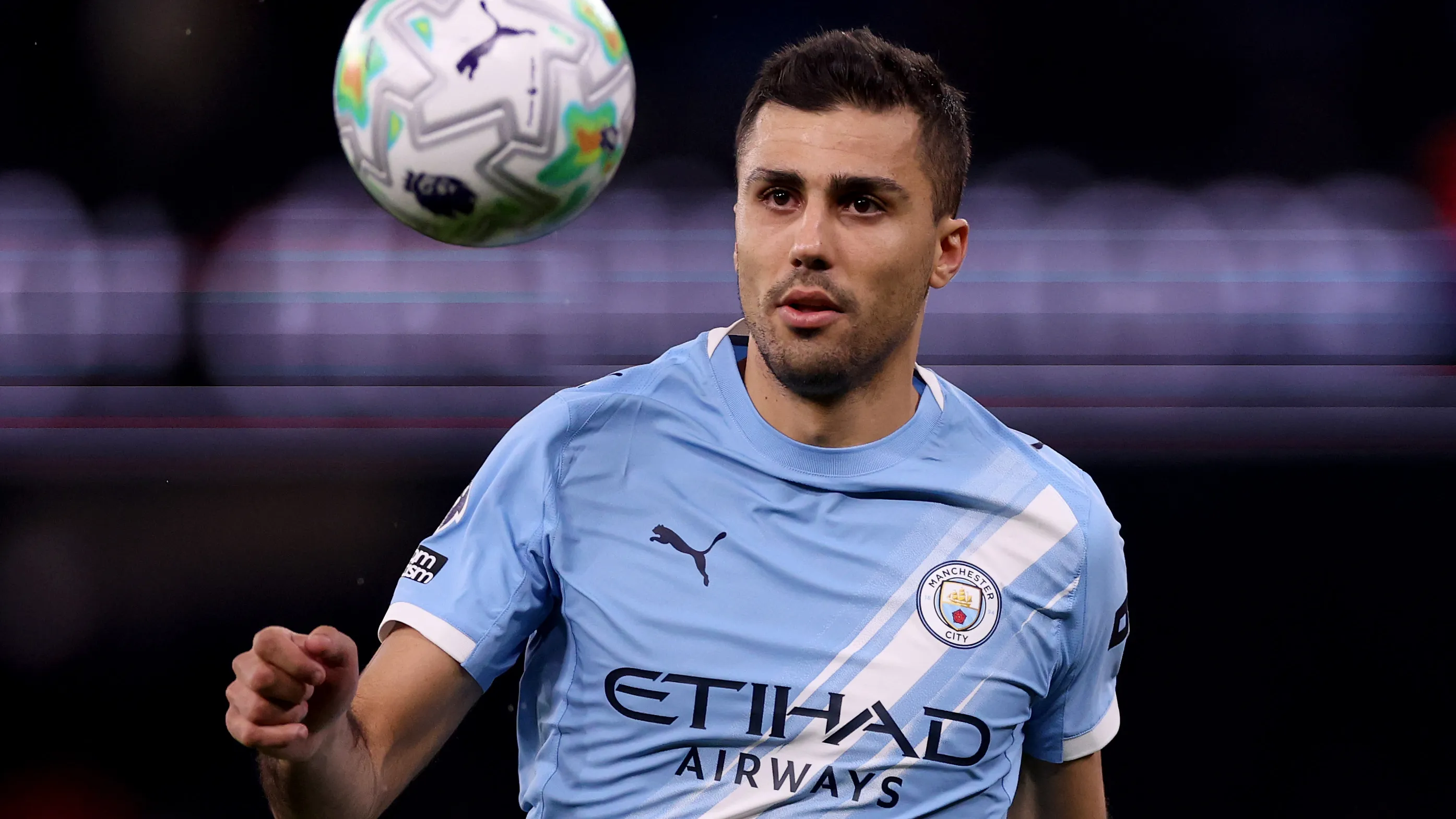 曼城对皇马强硬如昔，罗德里转会陷入僵局，坚持高额要价不松口