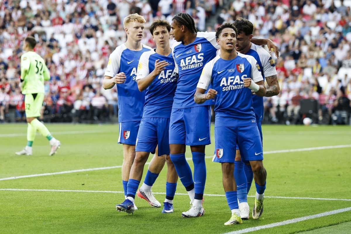 克鲁伊夫盾杯AZ爆冷4-0横扫PSV,队史第二次夺冠