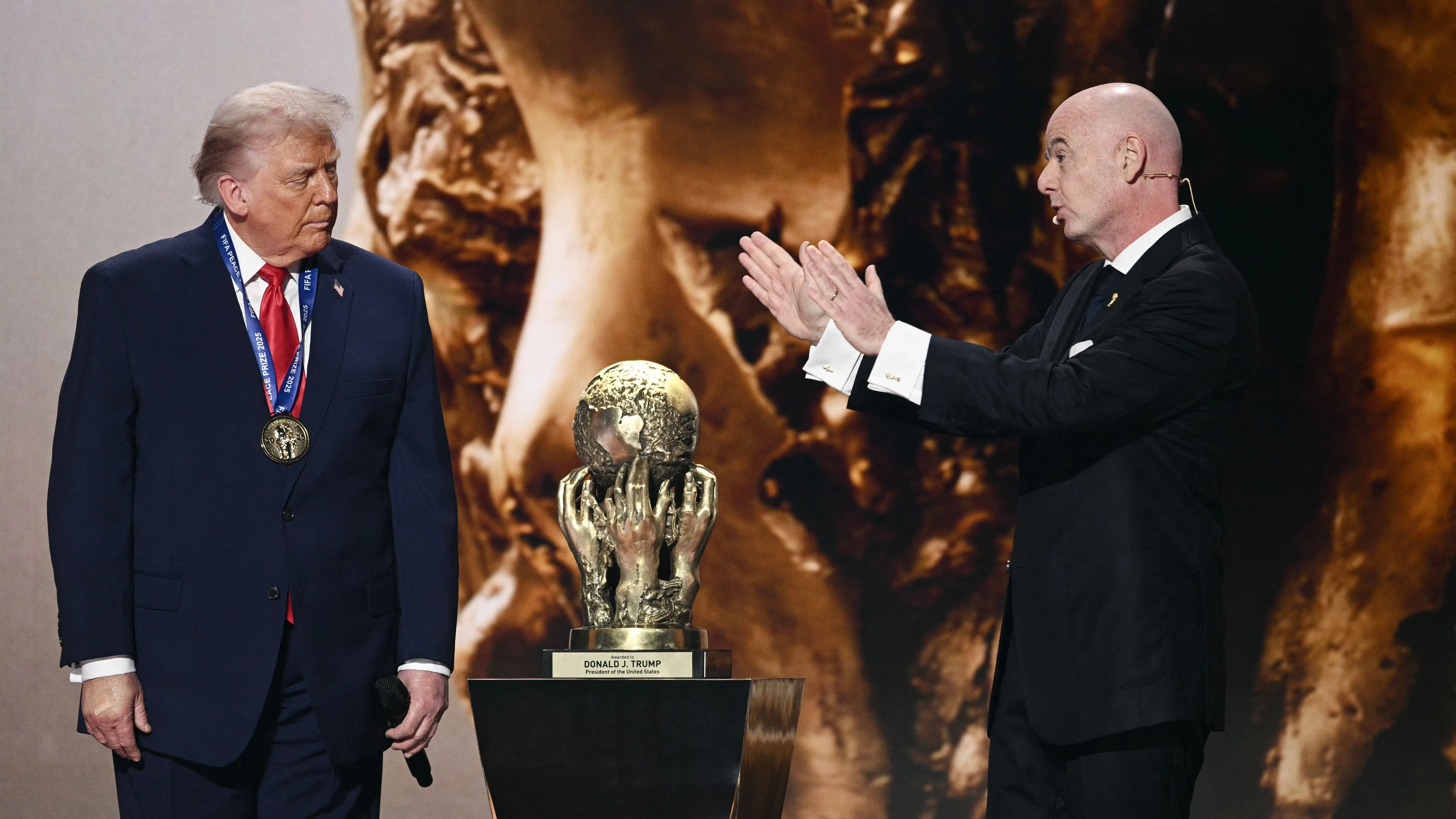 特朗普力保因凡蒂诺，FIFA主席之位引发全球权力暗战
