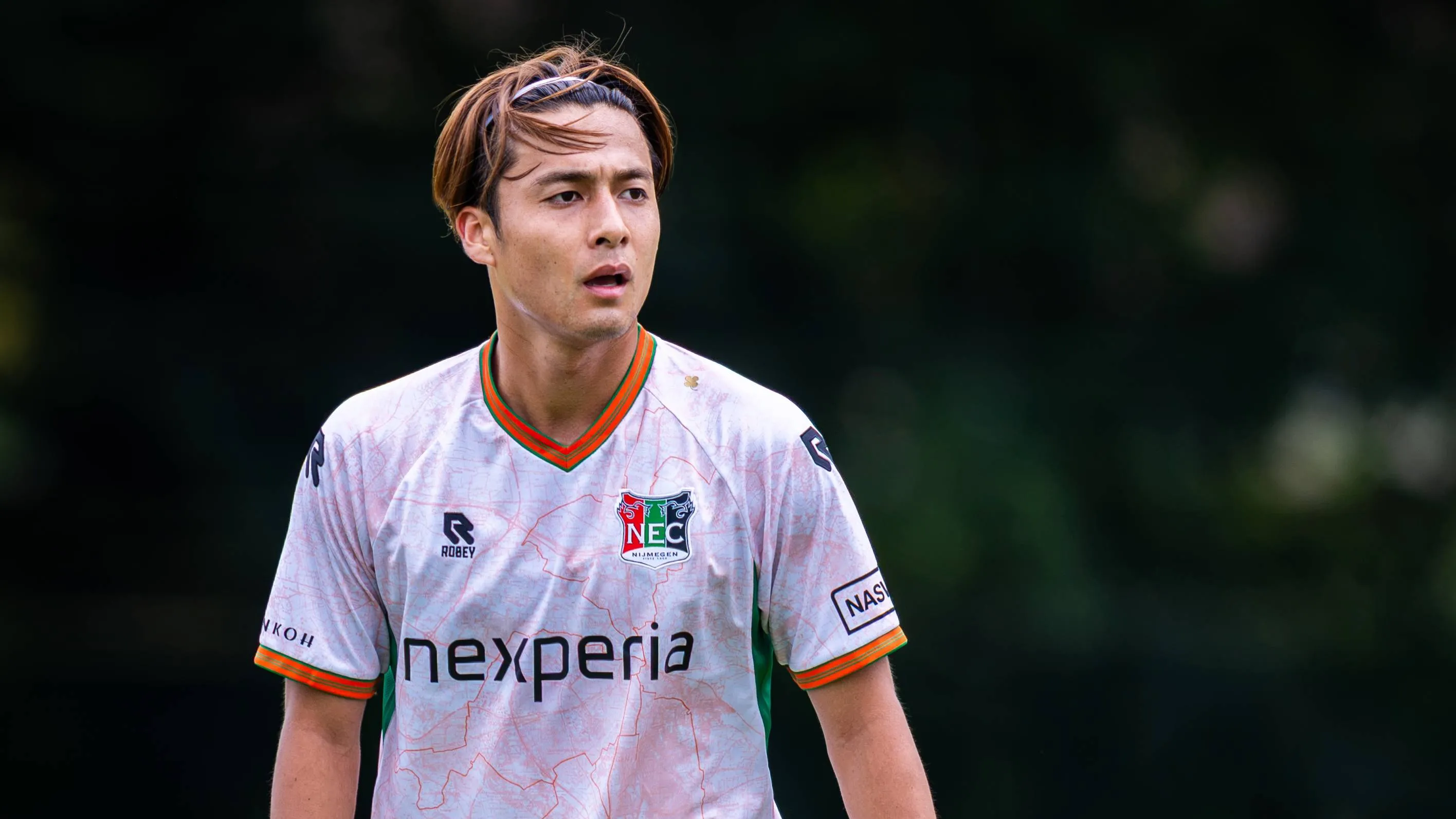 佐野浩大缺席欧冠资格赛,飞回荷兰接受PSV体检,转会即将完成