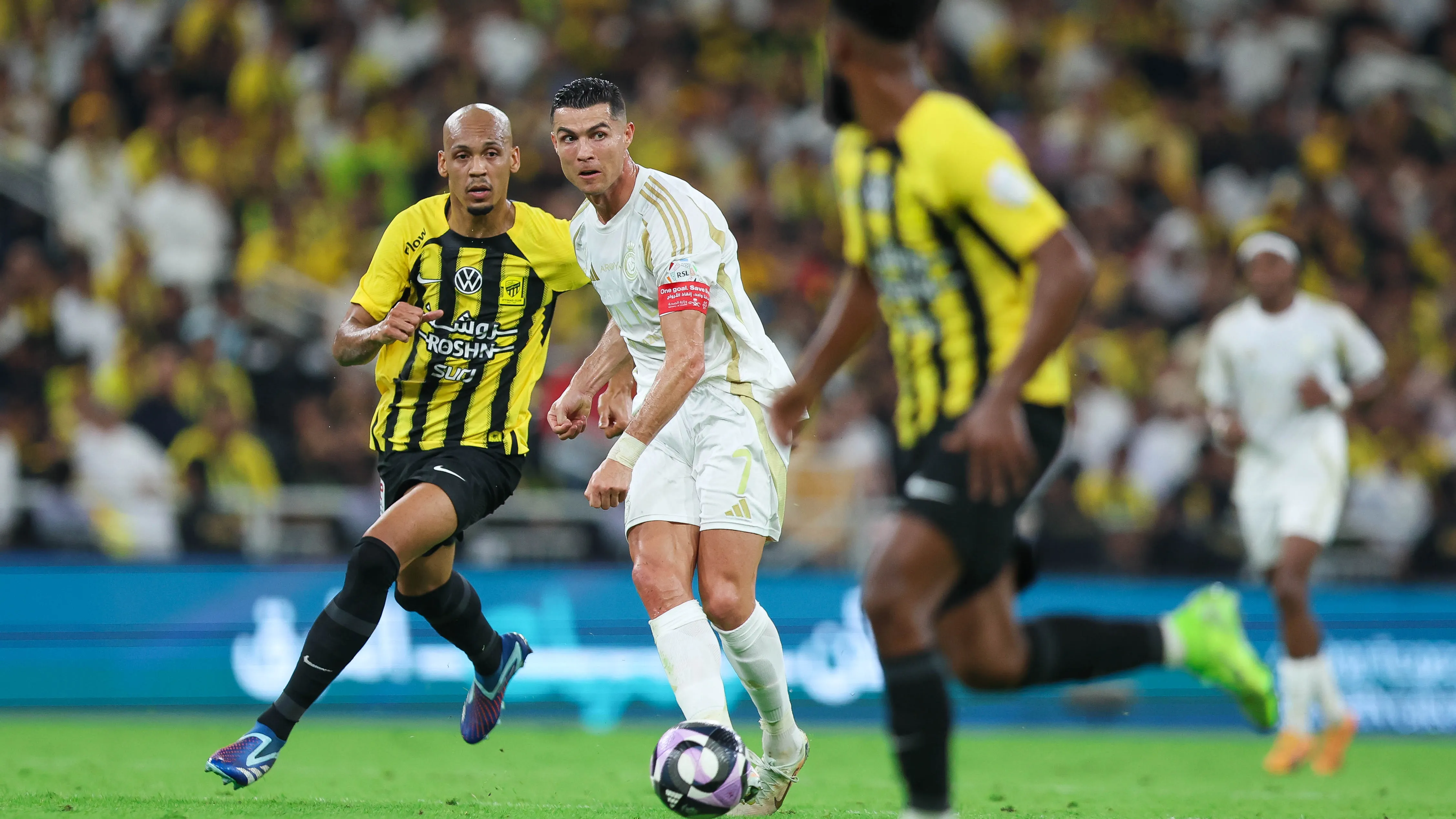 吉达联合夏窗首签锁定罗纳尔多旗下俱乐部,挖来中场新援替代法比尼奥