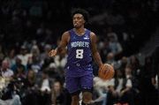 挺有冲击力！塞克斯顿16中8&6罚5中砍下22分4助 6个进球在禁区