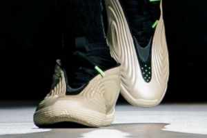 哈登入场&比赛首次上脚了Harden Vol.10！祖巴茨&科林斯也穿同款
