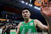 老态尽显！李晓旭全场3投全铁得分挂蛋 仅拿2篮板另1失误3犯规