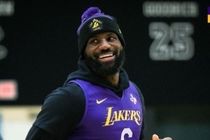 备战杯赛！湖人官推晒球队训练照：训练馆内活力满满