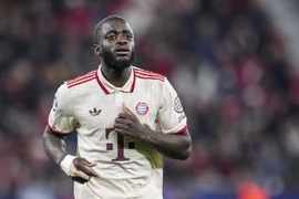 踢球者:于帕梅卡诺向拜仁提交续约条件,但拜仁不会全部满足