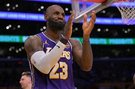 雷迪克：我们为詹姆斯设计多种掩护战术制造错位 最近是顺下空切