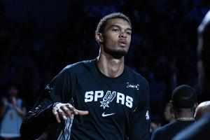 徐静雨:文班亚马就是下一个乔丹 今年NBA杯马刺必须夺冠