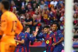 每体:佩德里正在执行专门训练计划,以赶上对阵黄潜的比赛