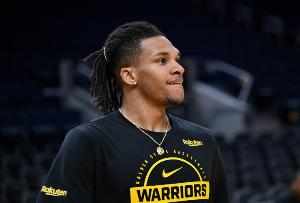 ?NBA官方祝勇士新秀理查德23岁生日快乐！赛季场均8.1分2.7板