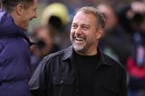 拉波尔塔赞弗里克:他在巴萨适应良好,充满热情且对待球员很细心