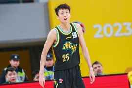这么准不让多打会儿！赵岩昊仅出战7分钟 三分2中2拿到6分1断