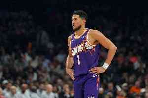 你这表现可不行！布克半场4中1仅拿6分2板3助
