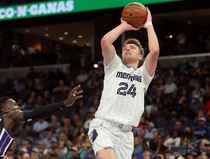 手感冰凉！卡姆·斯潘塞10投仅1中拿到5分9助 三分5中0