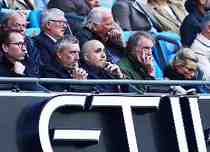 ESPN:曼联倾向于任命临时教练带到赛季末,然后再任命正式主帅