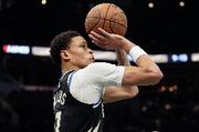 手感冰凉！罗林斯半场10投仅2中拿到5分3板3助 三分5中1