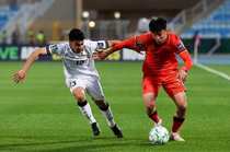 董方卓：王钰栋要早点留洋，一直在国内耗着赚的多但发展会受限