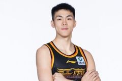 记者：庞峥麟不限于最佳新秀&全明星的讨论范畴 可入男篮集训名单
