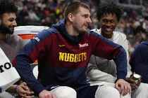 张佳玮:约基奇复出毫无锈迹 沃特森功能多样化&被掘金慢慢养出来