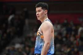 弹无虚发！阿不都沙拉木半场5中5拿到11分2板 正负值+18