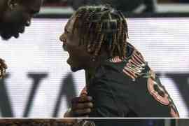 喝凉水塞牙!红军签莱奥尼首秀ACL,刚7200万敲定雅凯现肩部重伤