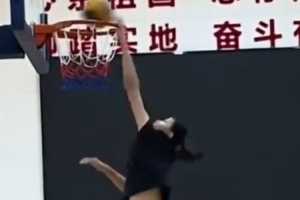 中国女篮的文班亚马？14岁的曹熙琛已长到2米20 刚从女排转项女篮