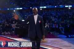 范乔丹:乔丹在NBA75大仪式上压哨出场 我才明白为何没人能和他比
