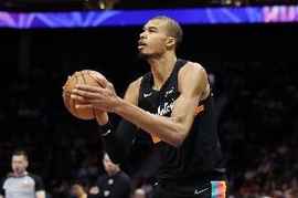解说:在我心里文班是今天的MVP 他已经成为了这个联盟新的门面