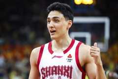 活力十足！于米提5中4拿到11分7板 正负值+13