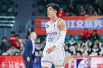 “无所不能”！于德豪出战4分钟 0分1打铁1失误2犯规