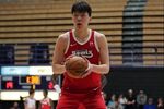 媒体人：杨瀚森进攻高效 但还是暴露出体能和防守问题仍需努力