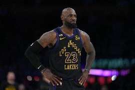 媒体人：两战火箭 湖人从防守针对性球星发挥关键时刻处理上完胜