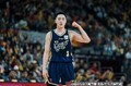 外线神准！胡明轩7投4中&三分4中3贡献12分1板 正负值高达+20