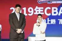 路威:之前外籍球员就姚明&林书豪&斯科拉几个 现在超巨都外国人