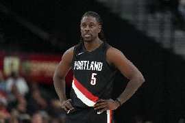 第二春！朱·霍勒迪22中10得27分5板9助 上一场也砍下了30分