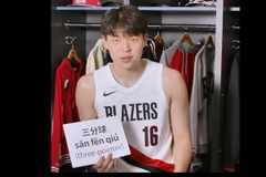 杨瀚森中文课堂开课！小杨教队友说“三分球” 利拉德还自带特效