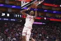 心疼篮筐！阿门反击快下接球再次扣进 本场超多扣篮