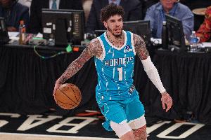 ?不当人呢！三球12分钟6投1中 还有2失误3犯规！