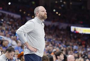 Shams:雄鹿正与泰勒·詹金斯敲定合同 后者将成为球队新任主教练