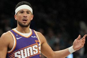NBA的圆柱体判定?是只有布克受伤的世界 也是裁判的无法自洽