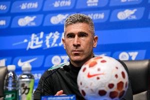 黄健翔:国安也许应重新自我定位,审视现在的战术是否适合球队