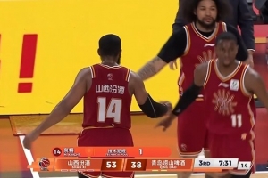 亏！奈特被段昂君逼出回场违例 抱怨判罚又被吹技术犯规