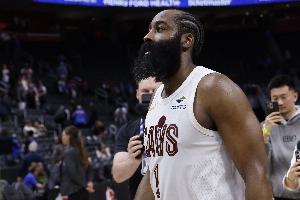 无冠季后赛场次：卡尔·马龙193场第1 哈登187场第2 斯托克顿第3